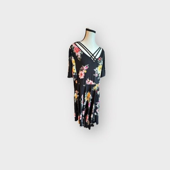 Women’s torrid 1 Strappy Neck Black Floral Studio Knit Jersey Skater Dress 14 16 - Picture 8 of 11
